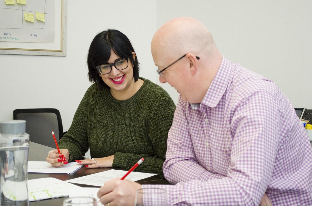 买卖微信号后:流量卡在芯片中的应用